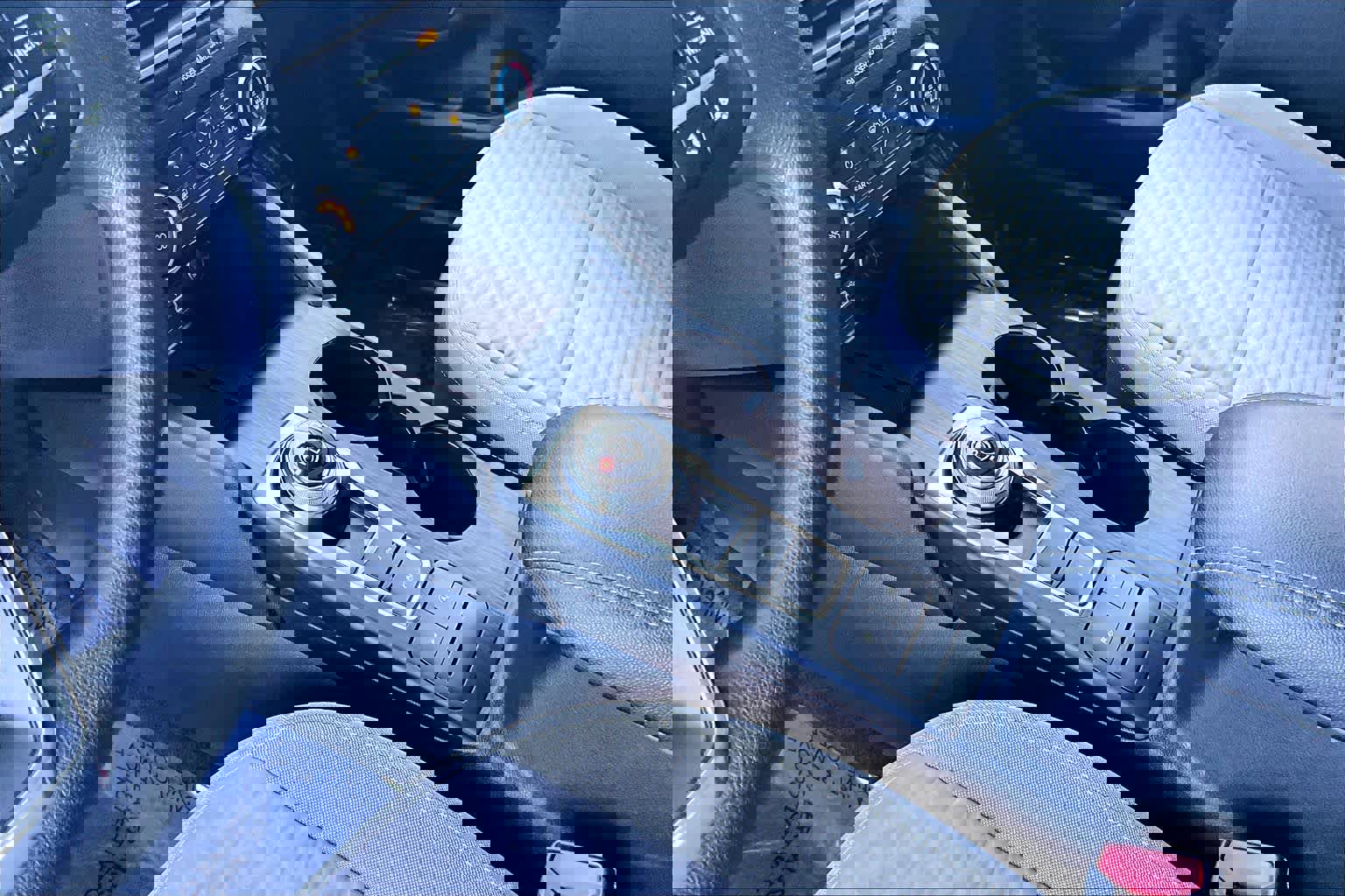 Used 2021 Ford Escape SE image 16