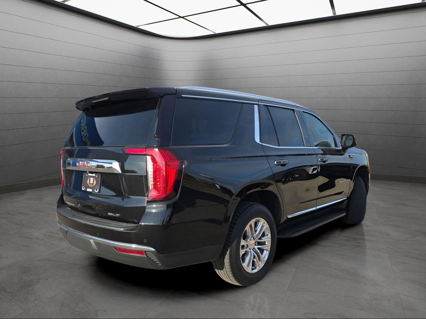 Used 2022 GMC Yukon SLT w/ SLT Premium Package image 7