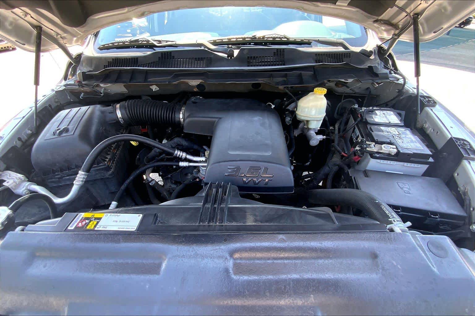 Used 2015 RAM 1500 Classic SLT RWD image 31