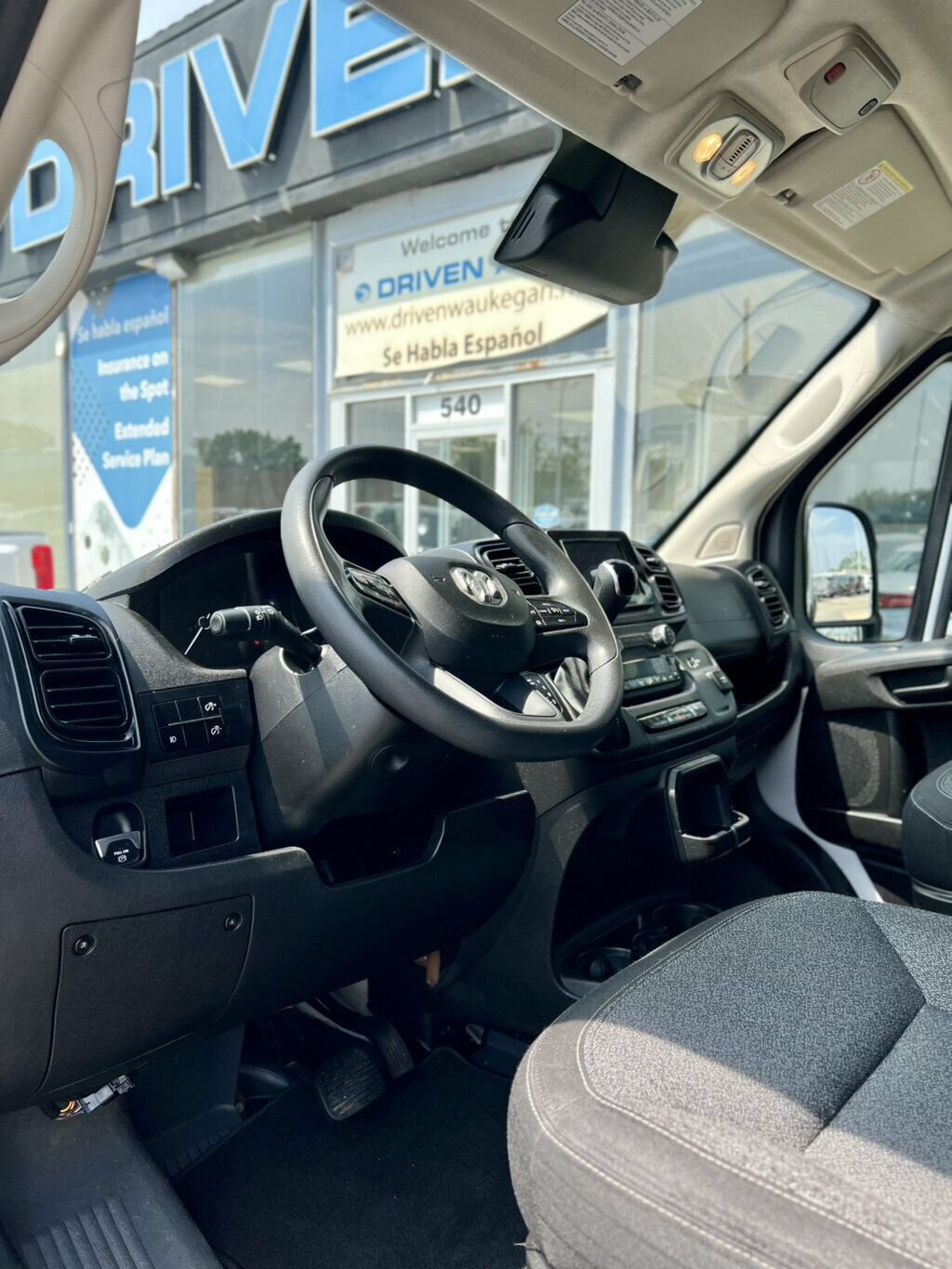Used 2025 RAM ProMaster 2500 w/ Convenience Group FWD image 14