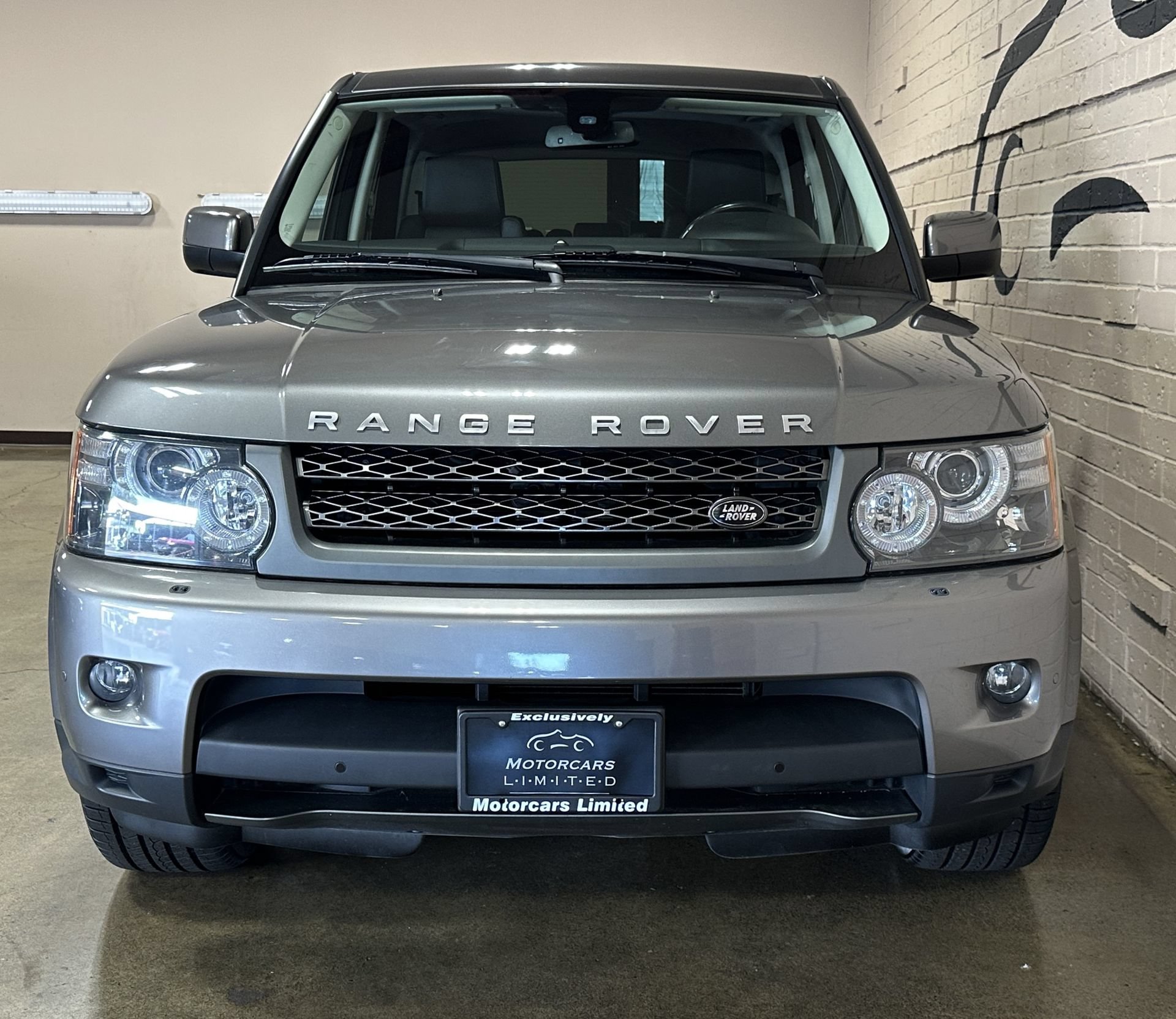 Used 2011 Land Rover Range Rover Sport HSE AWD/4WD image 24