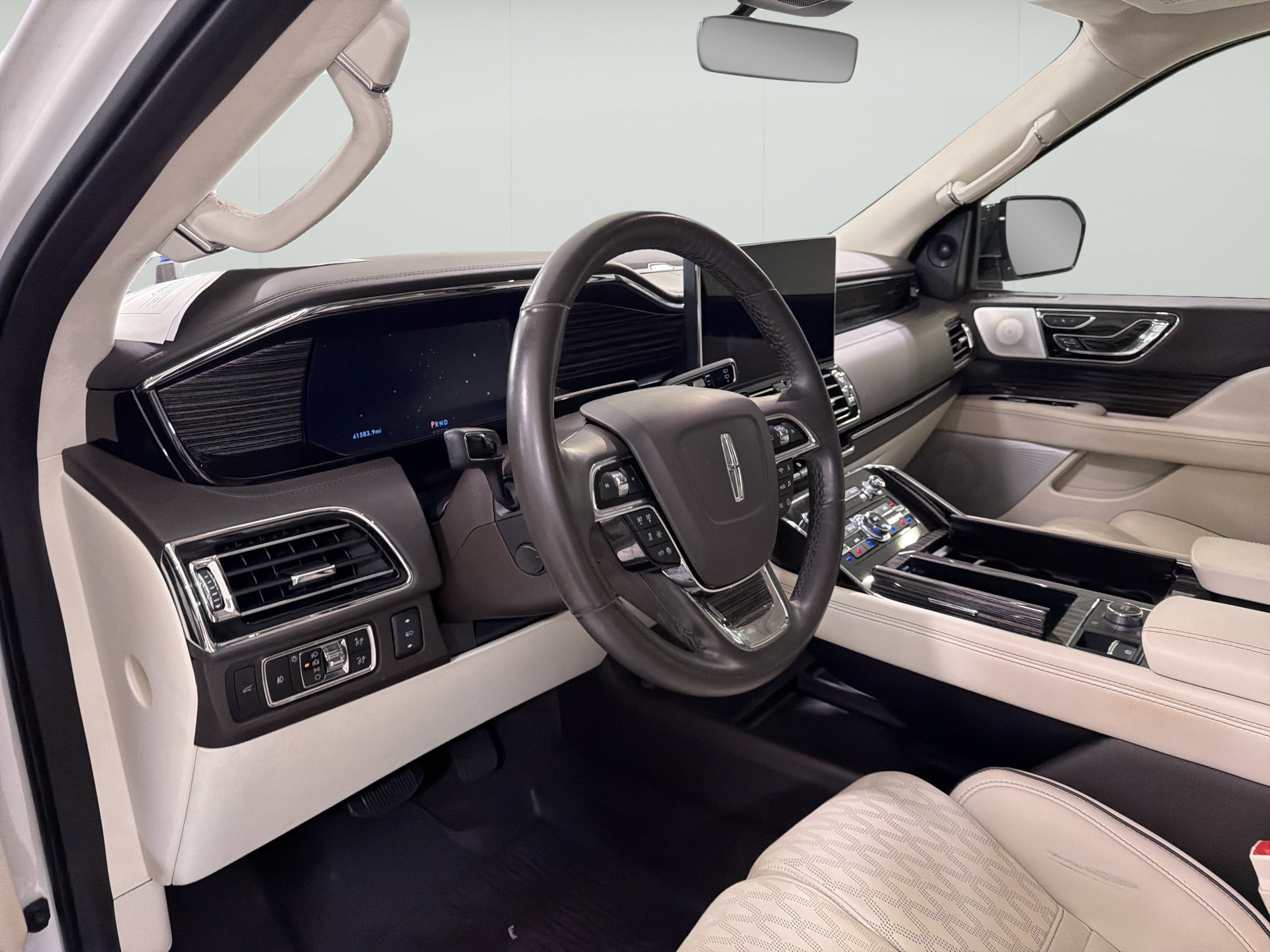 Used 2023 Lincoln Navigator L Black Label AWD/4WD image 16