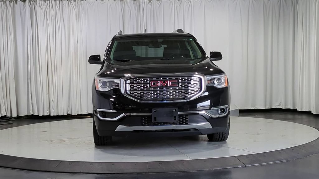 Used 2017 GMC Acadia Denali w/ Technology Package AWD/4WD image 4