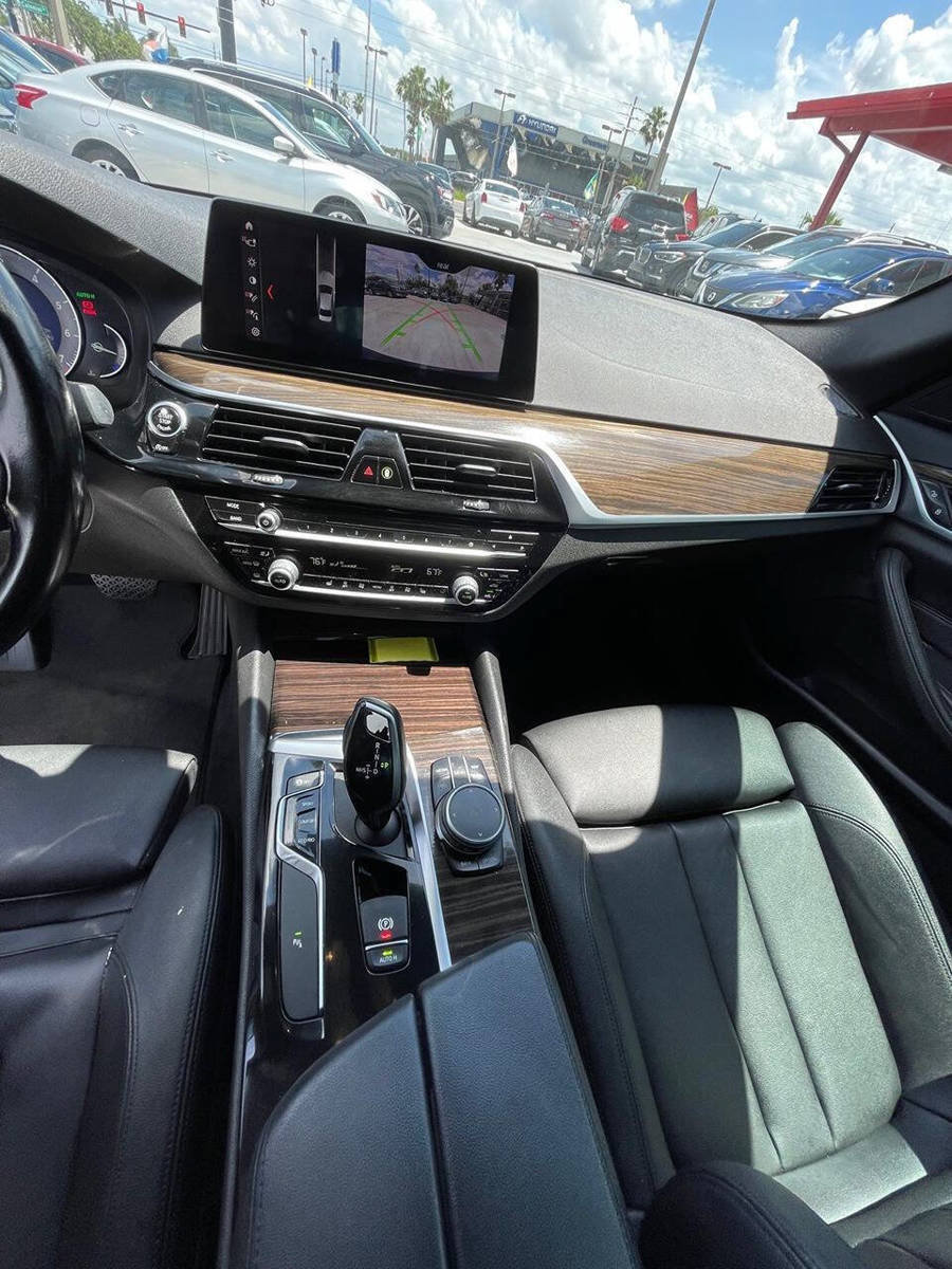 Used 2019 BMW 530i w/ Convenience Package RWD image 8