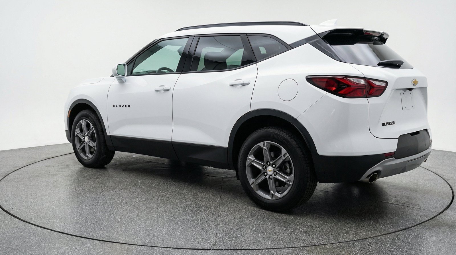 Used 2025 Chevrolet Blazer LT FWD image 6