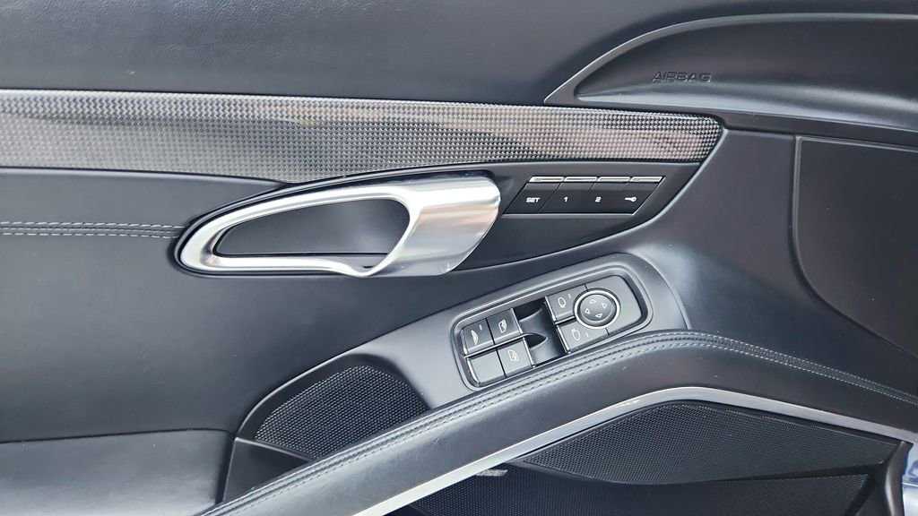 Used 2015 Porsche 911 Turbo S image 25