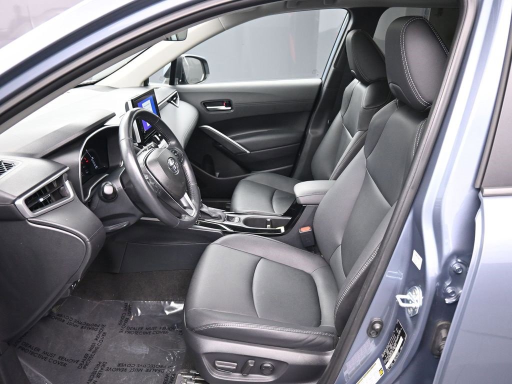 Certified 2023 Toyota Corolla Cross XLE image 19