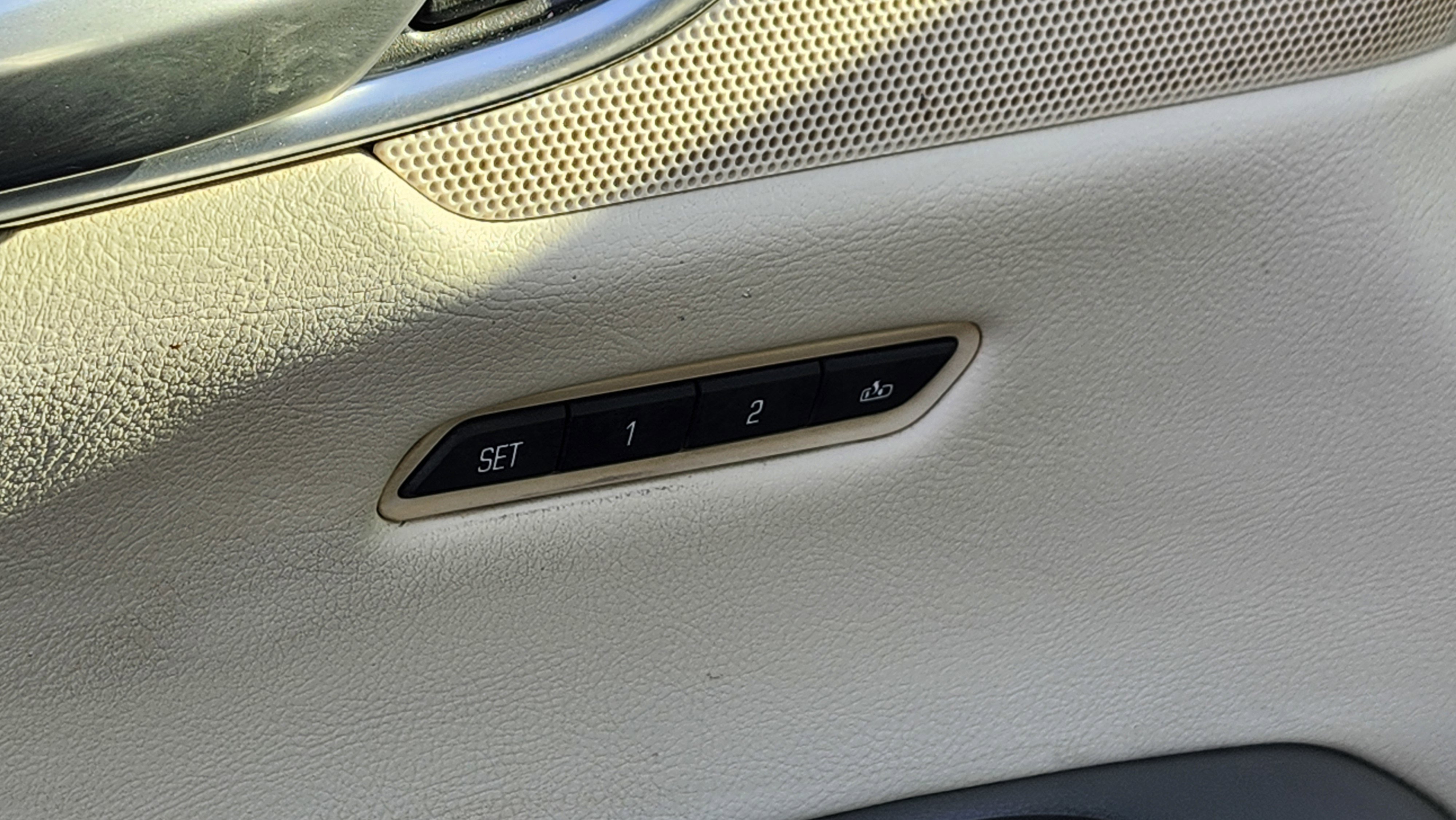 Used 2017 Cadillac XT5 Premium Luxury w/ LPO, Wheel Lock Package image 26