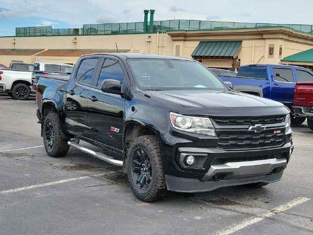 Certified 2022 Chevrolet Colorado Z71 w/ Z71 Midnight Edition AWD/4WD image 2