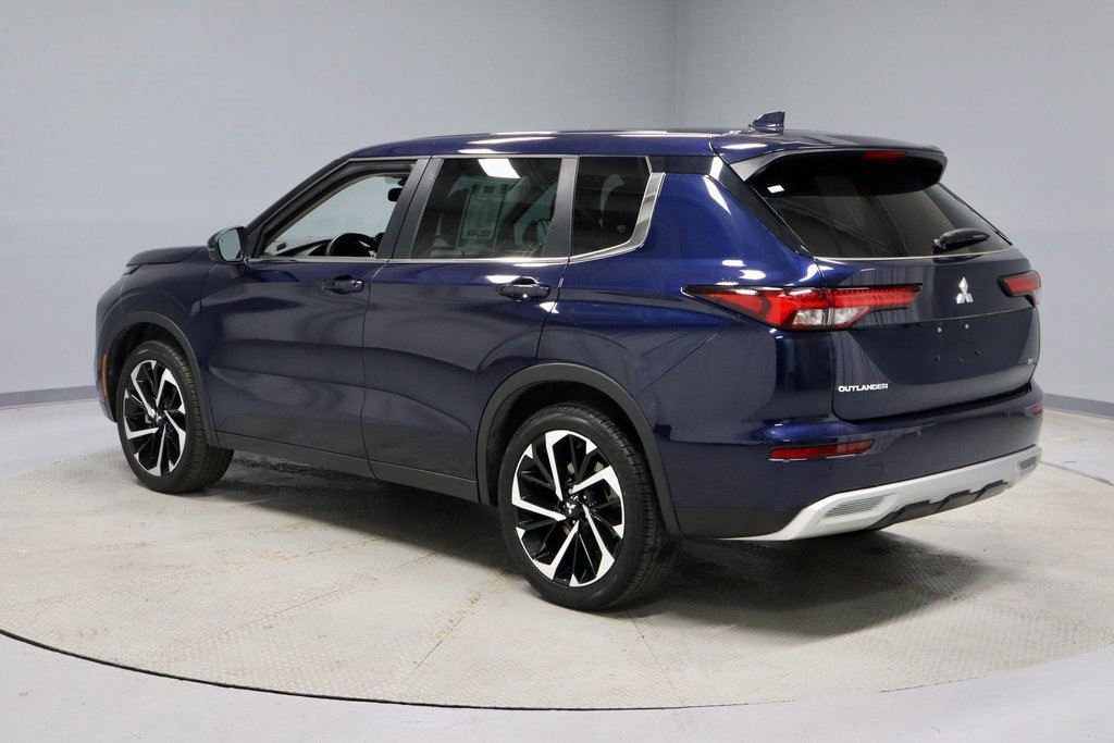 Used 2022 Mitsubishi Outlander SE image 11