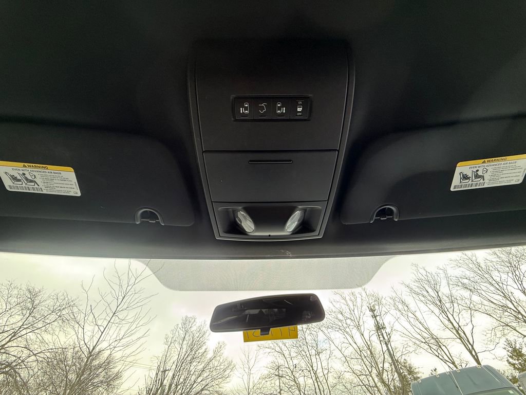 Used 2016 Dodge Grand Caravan SXT image 23