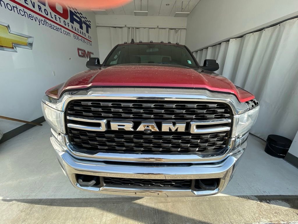 Used 2022 RAM 3500 Tradesman w/ Chrome Appearance Group AWD/4WD image 2