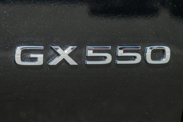 Used 2025 Lexus GX 550 w/ Accessory Package (2T) AWD/4WD image 5