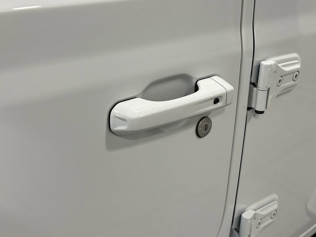 Used 2022 Jeep Wrangler Unlimited Sahara image 13