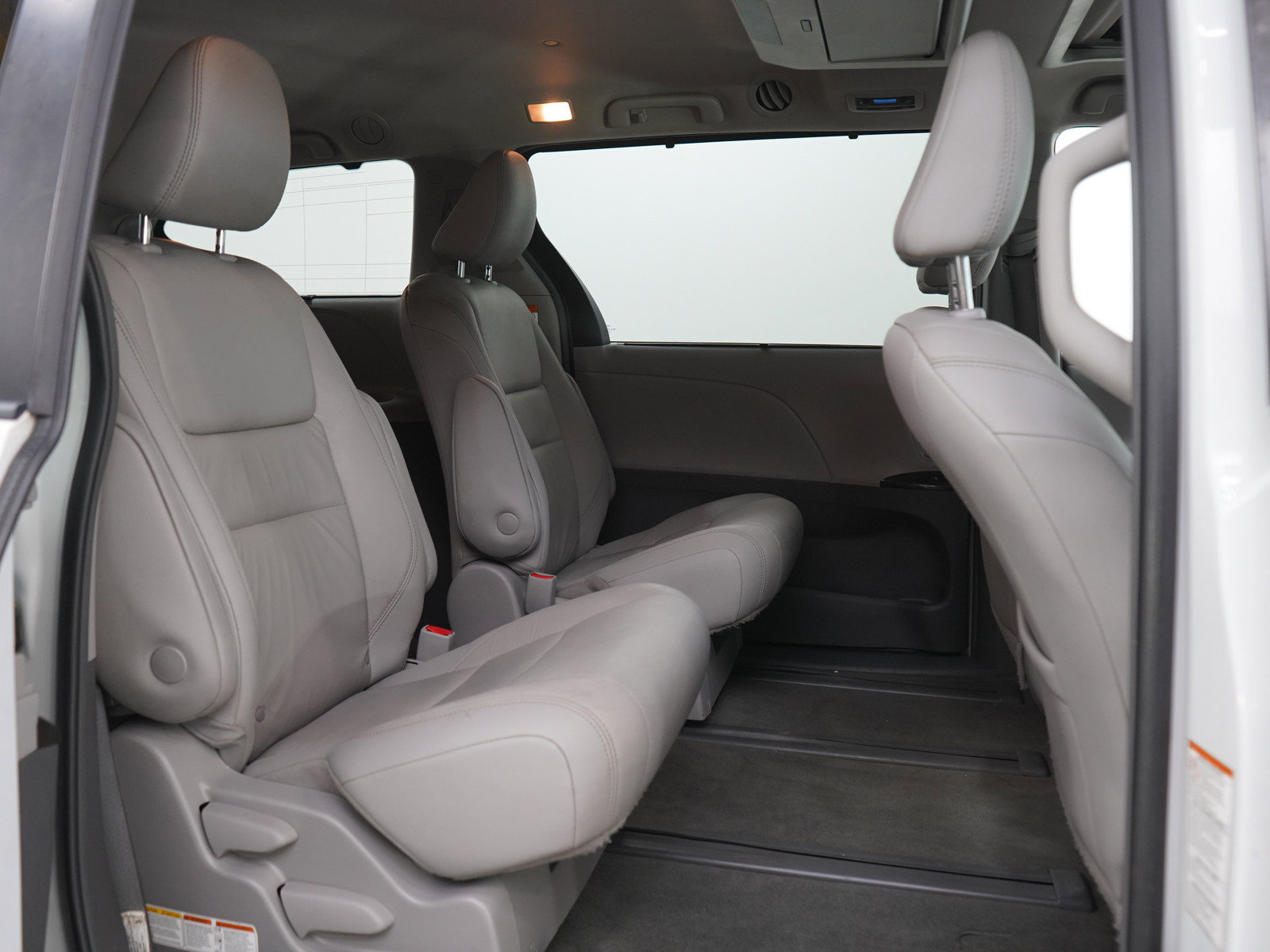 Used 2019 Toyota Sienna XLE Premium AWD/4WD image 12