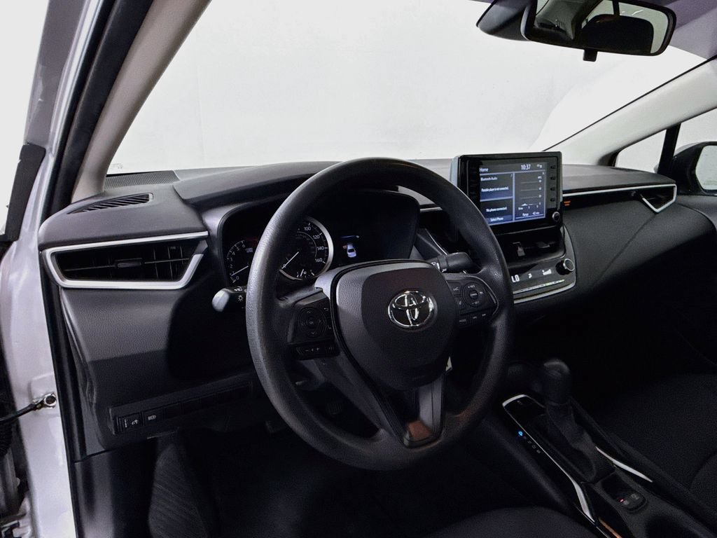 Used 2022 Toyota Corolla LE FWD image 9