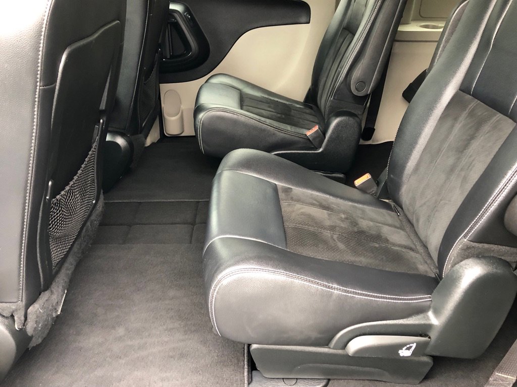 Used 2017 Dodge Grand Caravan SXT image 21