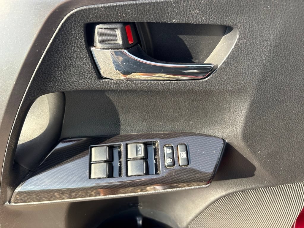 Used 2016 Toyota RAV4 SE AWD/4WD image 17
