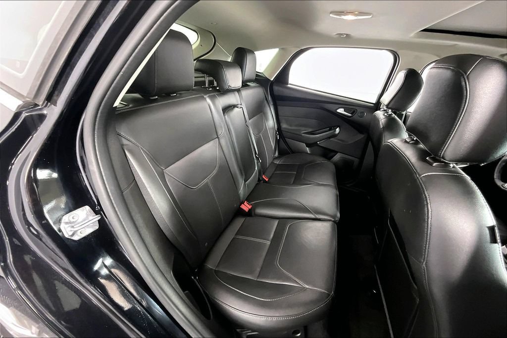 Used 2018 Ford Focus Titanium w/ Titanium Technology Package FWD image 27