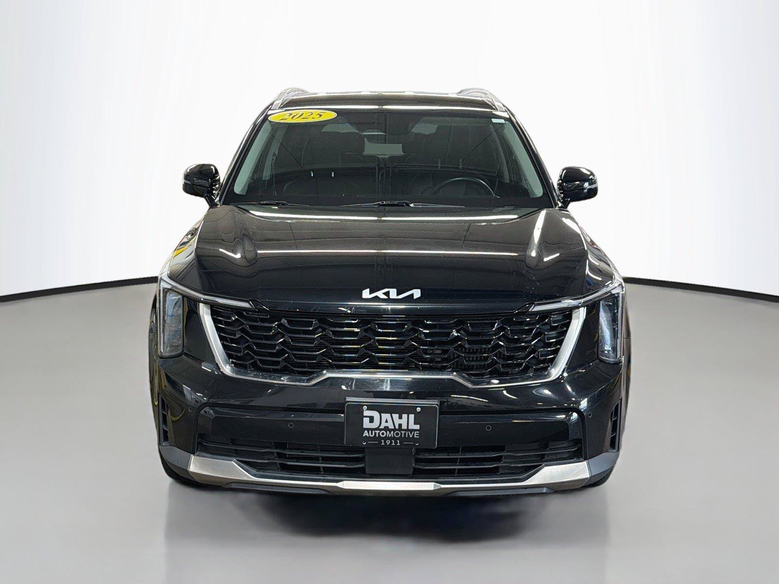 Used 2025 Kia Sorento EX AWD/4WD image 3