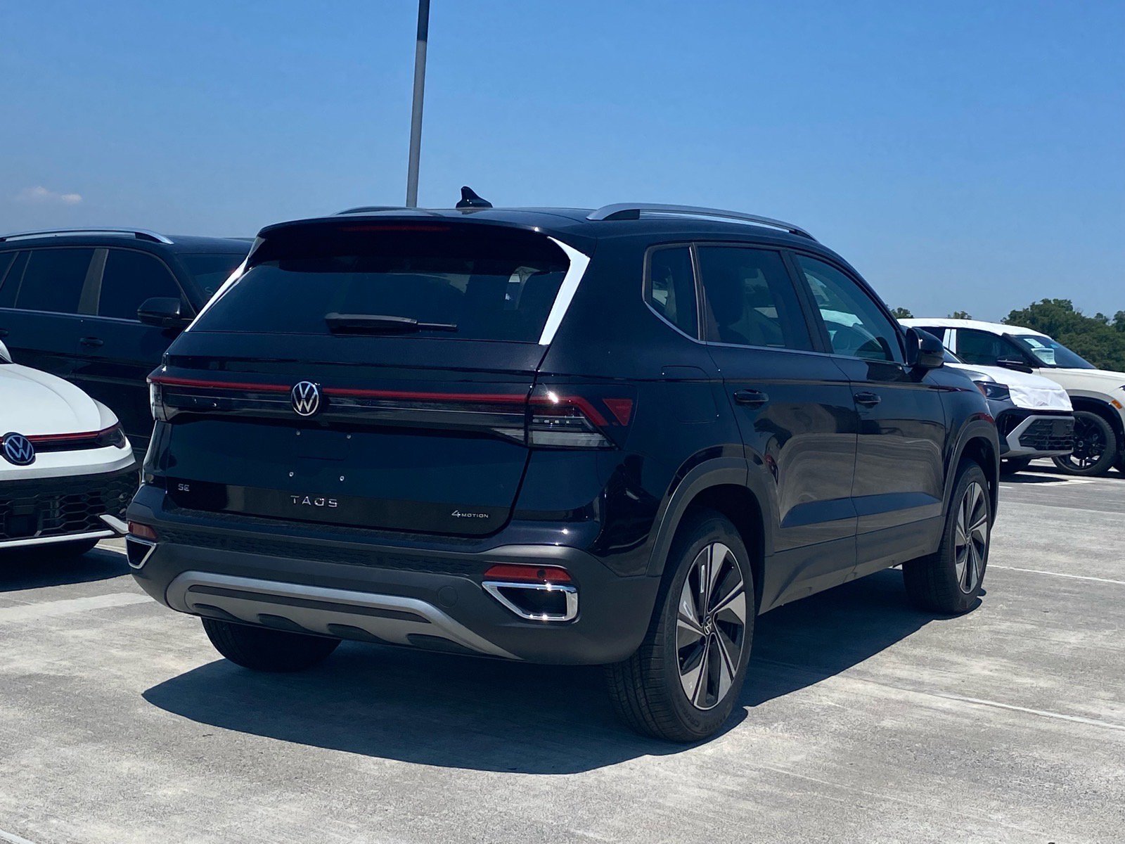 New 2026 Volkswagen Taos SE AWD/4WD image 3