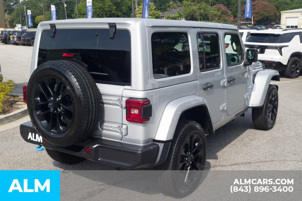 Used 2024 Jeep Wrangler Unlimited Sahara AWD/4WD image 5
