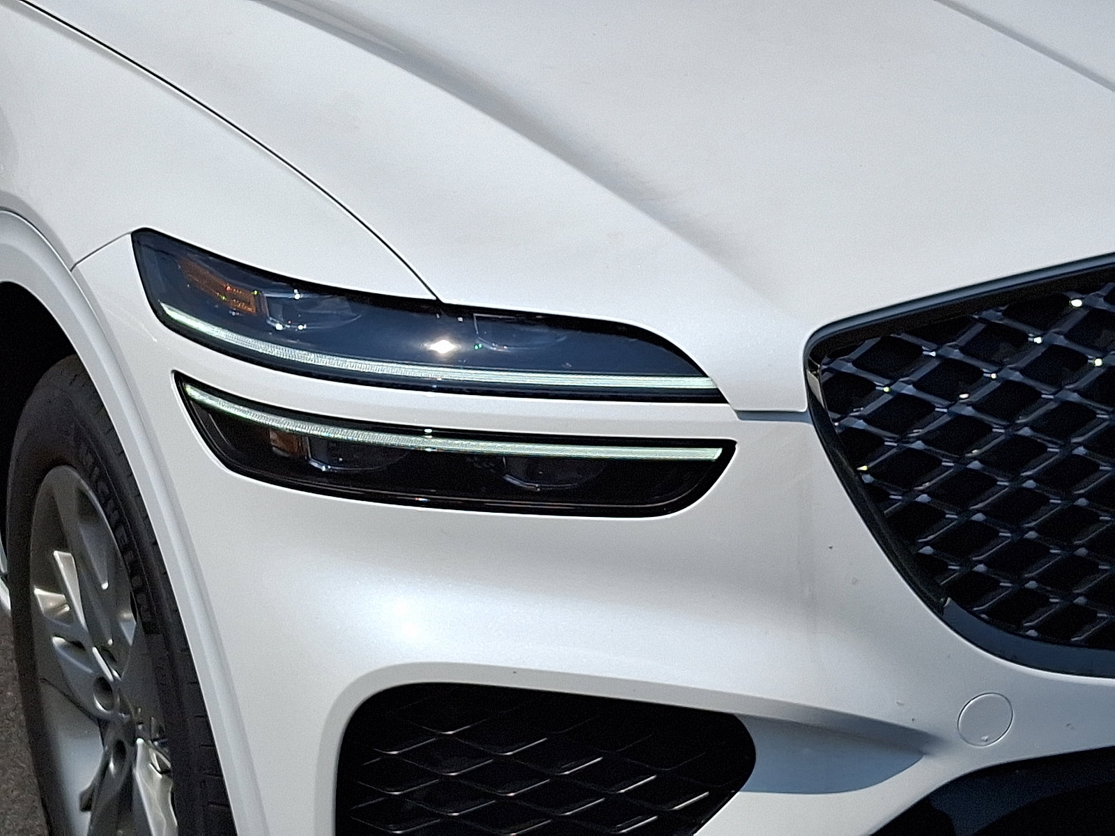 Used 2025 Genesis GV70 3.5T Sport image 9