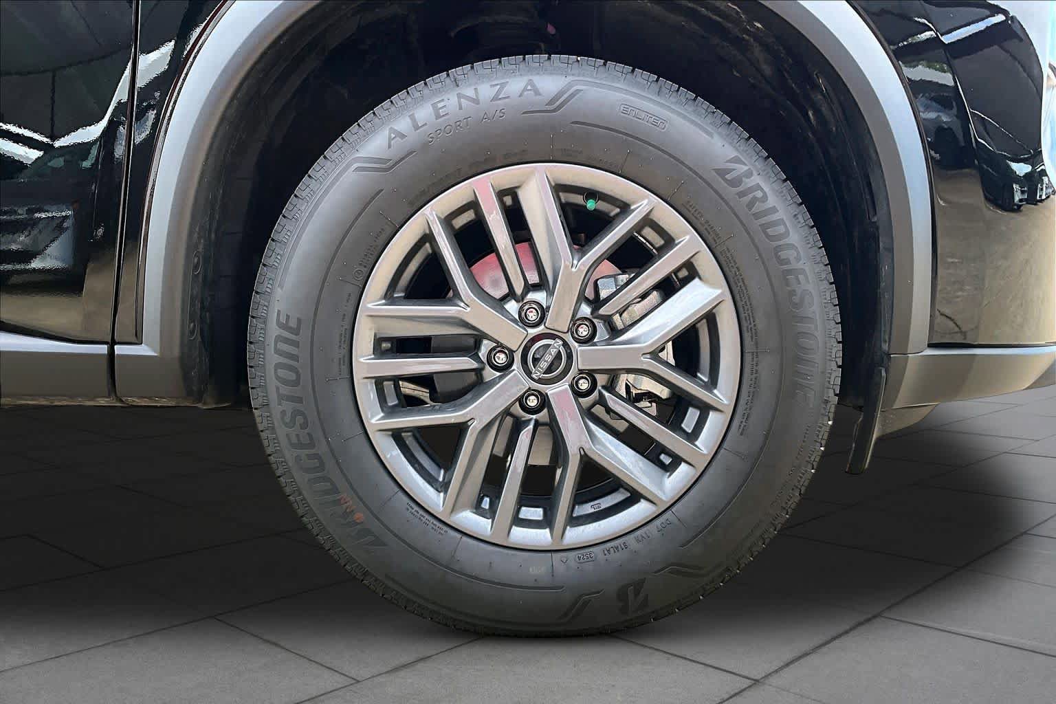 Certified 2025 Nissan Rogue S FWD image 9