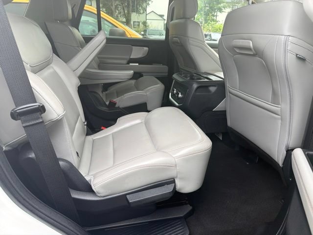 Used 2025 Ford Expedition Active AWD/4WD image 36