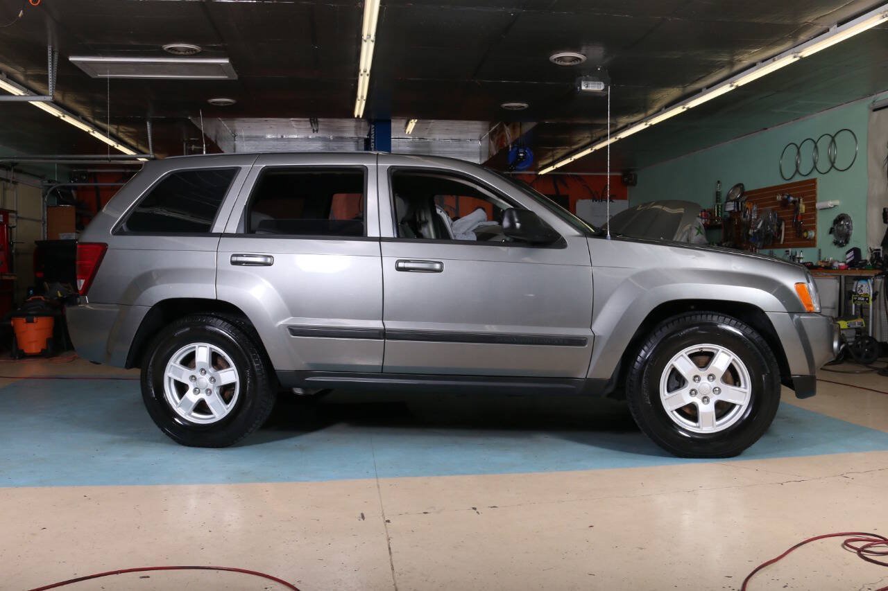 Used 2007 Jeep Grand Cherokee Laredo AWD/4WD image 4
