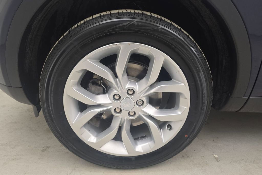 Used 2017 Land Rover Discovery Sport HSE image 11