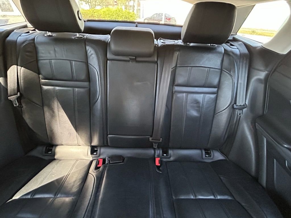 Used 2020 Land Rover Range Rover Evoque SE image 13