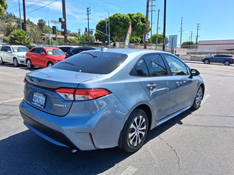 Used 2021 Toyota Corolla LE FWD image 6