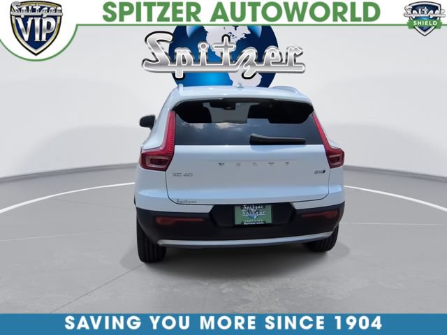 Used 2024 Volvo XC40 B5 Core AWD/4WD image 8