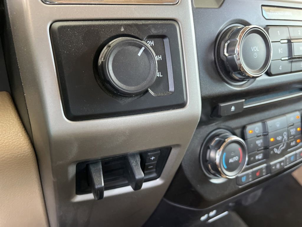 Used 2017 Ford F250 Lariat w/ Chrome Package AWD/4WD image 17