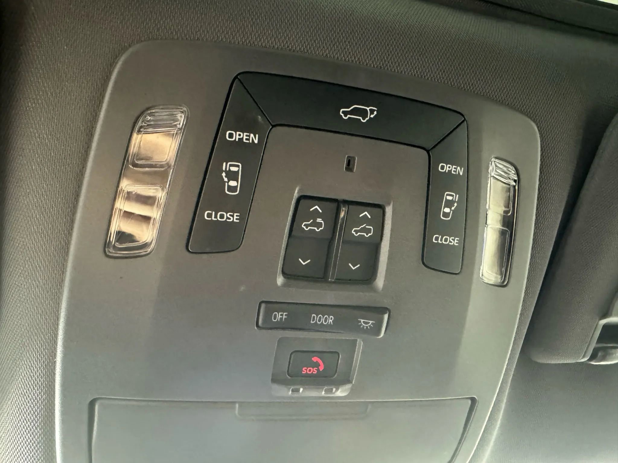 Used 2024 Toyota Sienna Platinum image 24