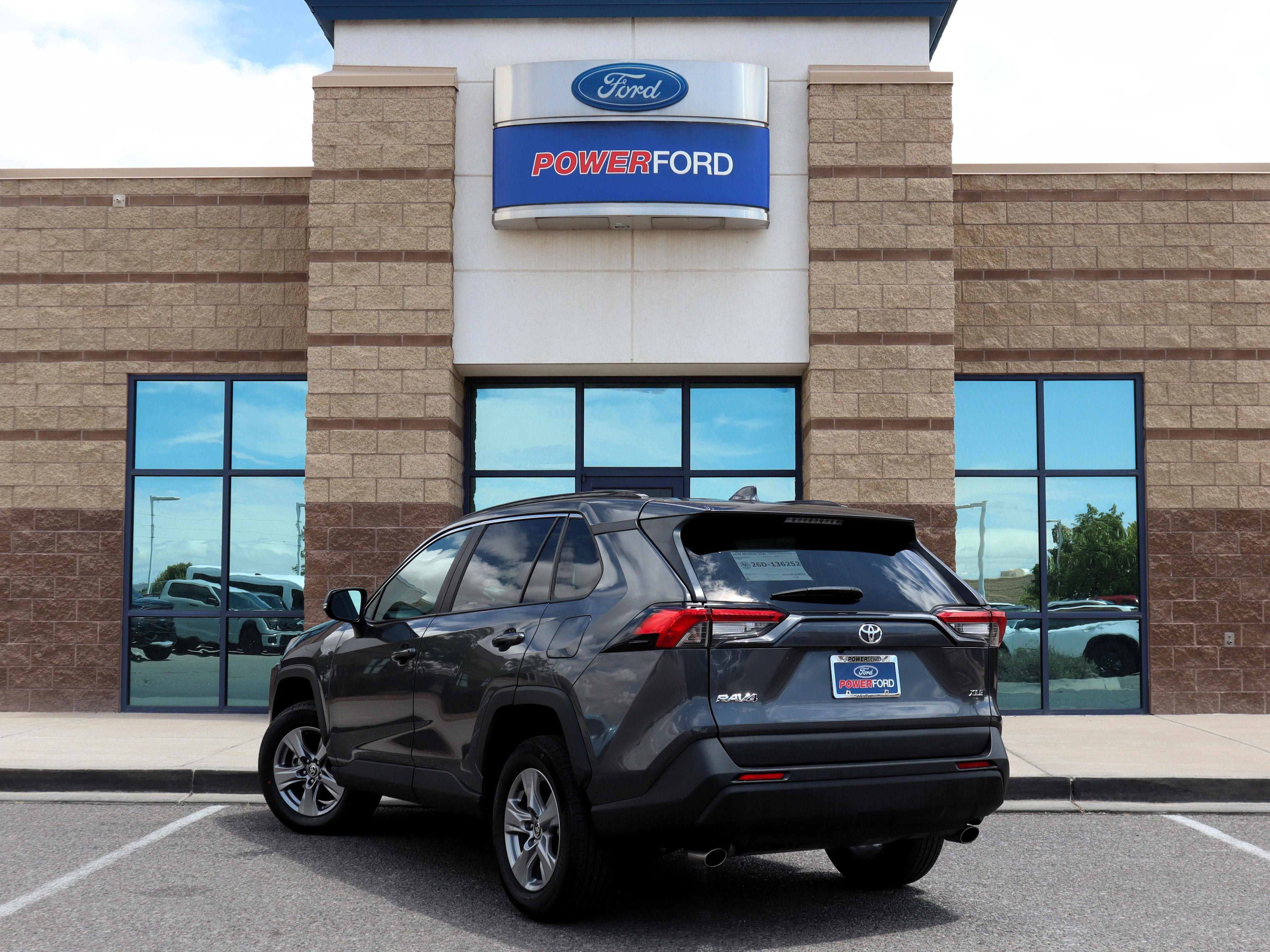 Used 2024 Toyota RAV4 XLE w/ Convenience Package FWD image 8