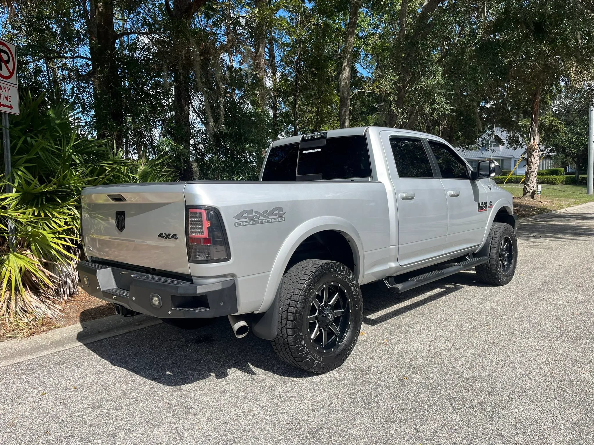 Used 2018 RAM 2500 Big Horn w/ Sport Appearance Group AWD/4WD image 2
