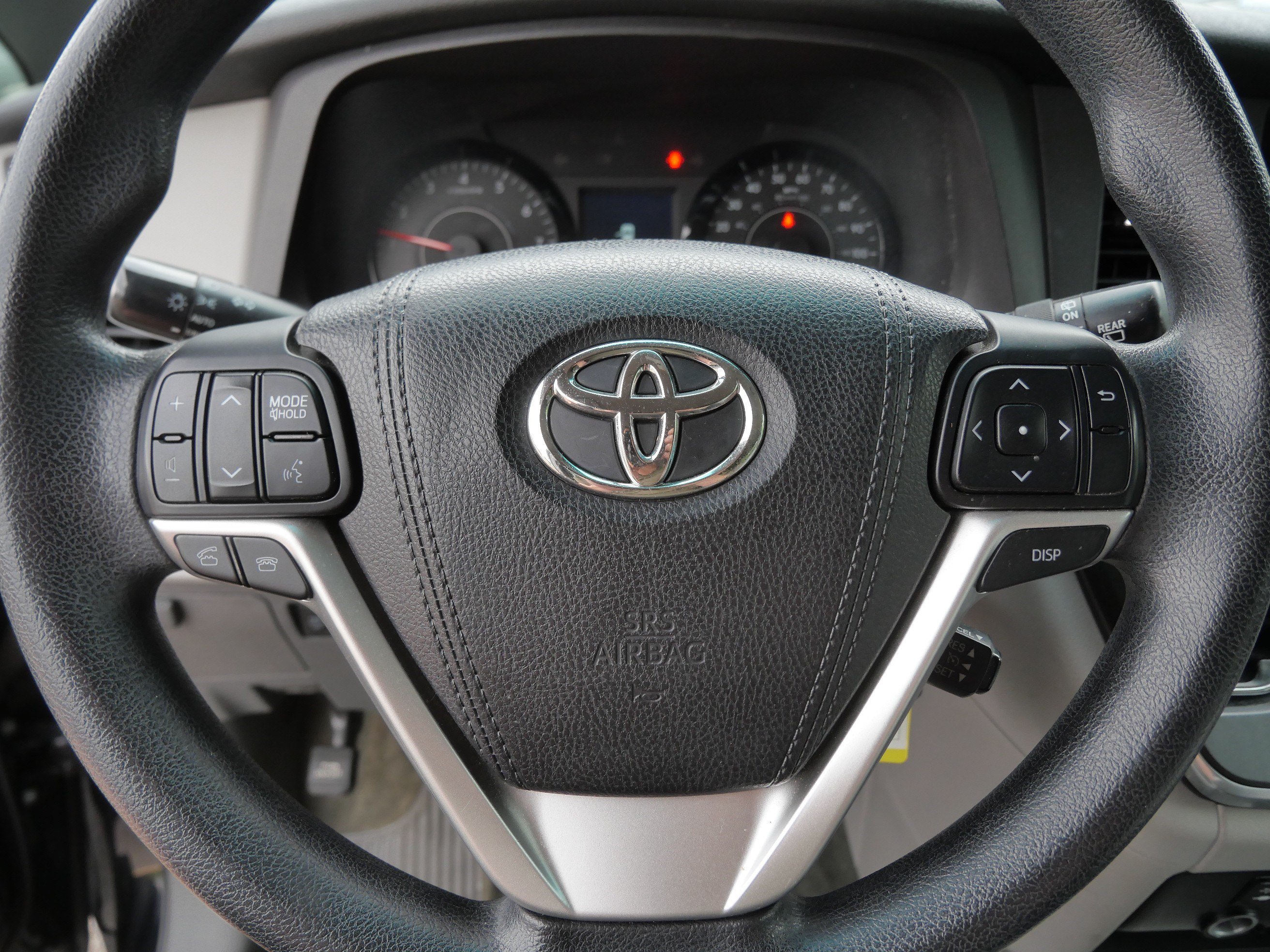 Used 2016 Toyota Sienna LE FWD image 25