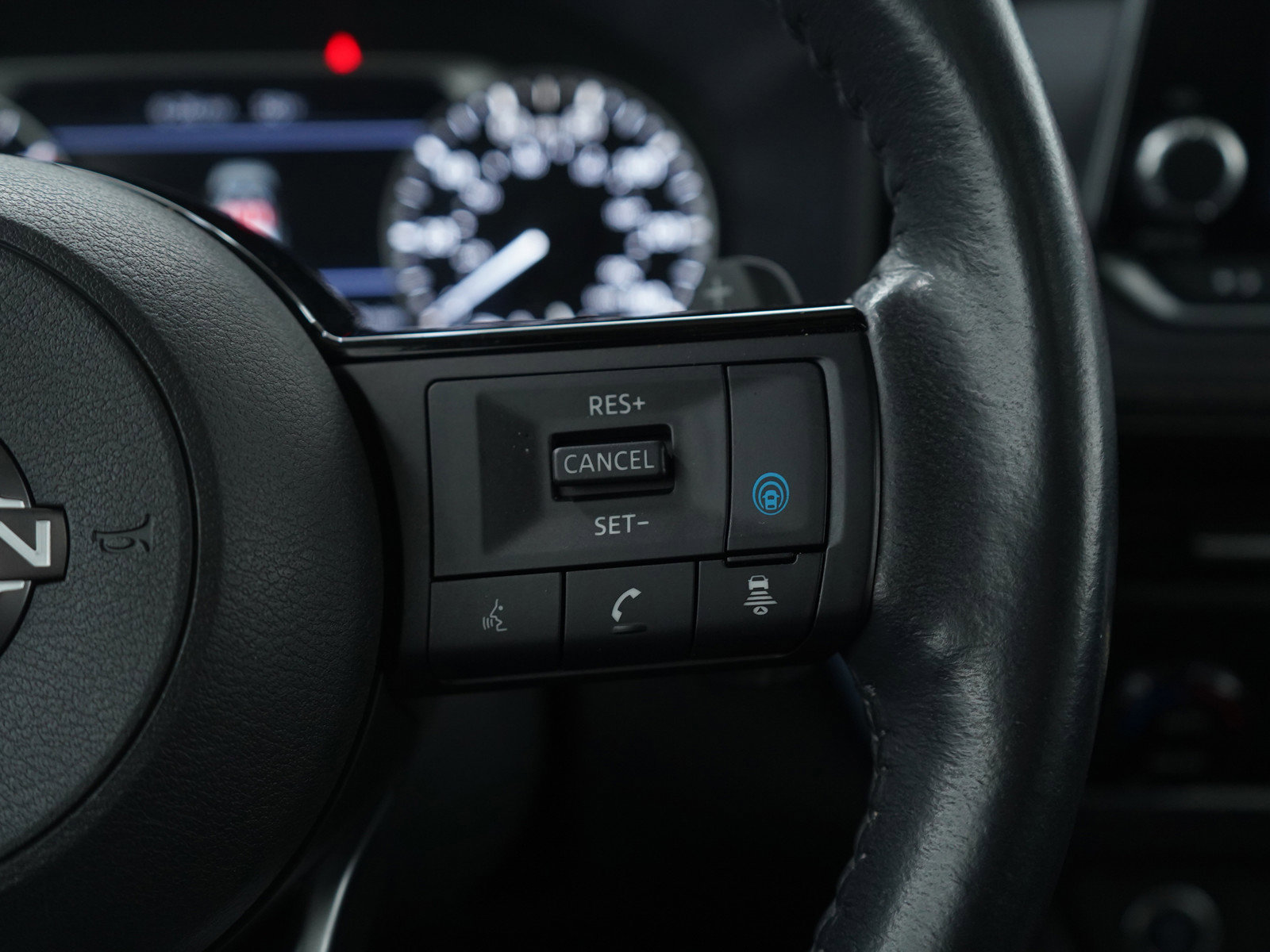 Used 2023 Nissan Rogue SV w/ SV Premium Package image 28