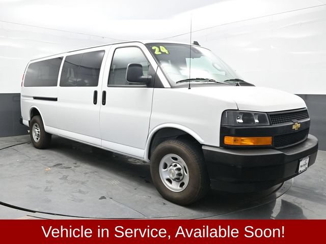 Used 2024 Chevrolet Express 3500 LS RWD image 5