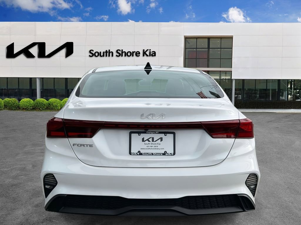 Used 2023 Kia Forte LXS w/ LXS Technology Package image 5