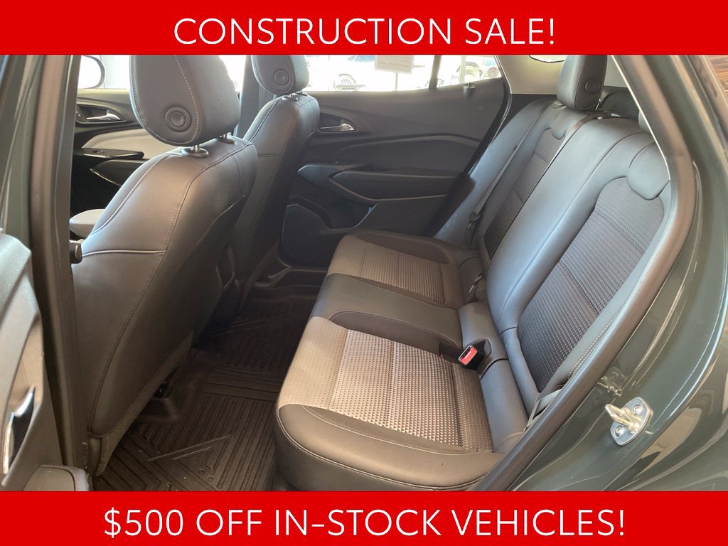 Used 2025 Chevrolet Trax LT FWD image 10