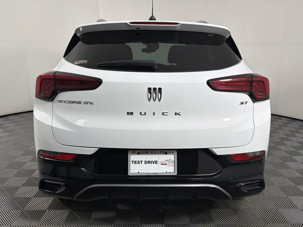 Used 2024 Buick Encore GX Sport Touring image 5
