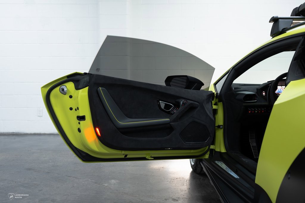 Used 2024 Lamborghini Huracan Sterrato image 21