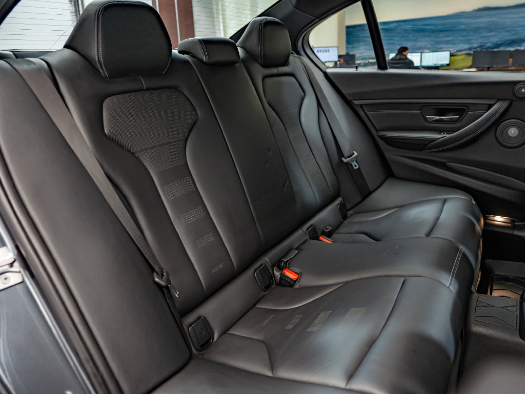 Used 2018 BMW M3 RWD image 47