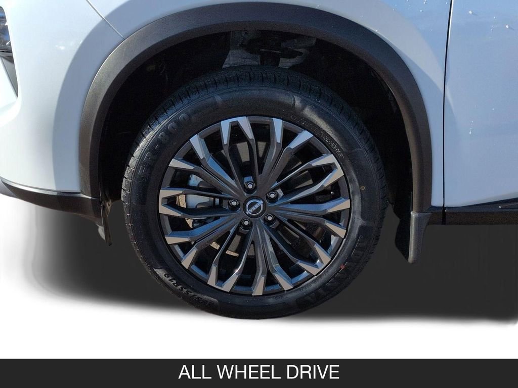 Certified 2025 Nissan Rogue SL w/ Tech Package AWD/4WD image 13