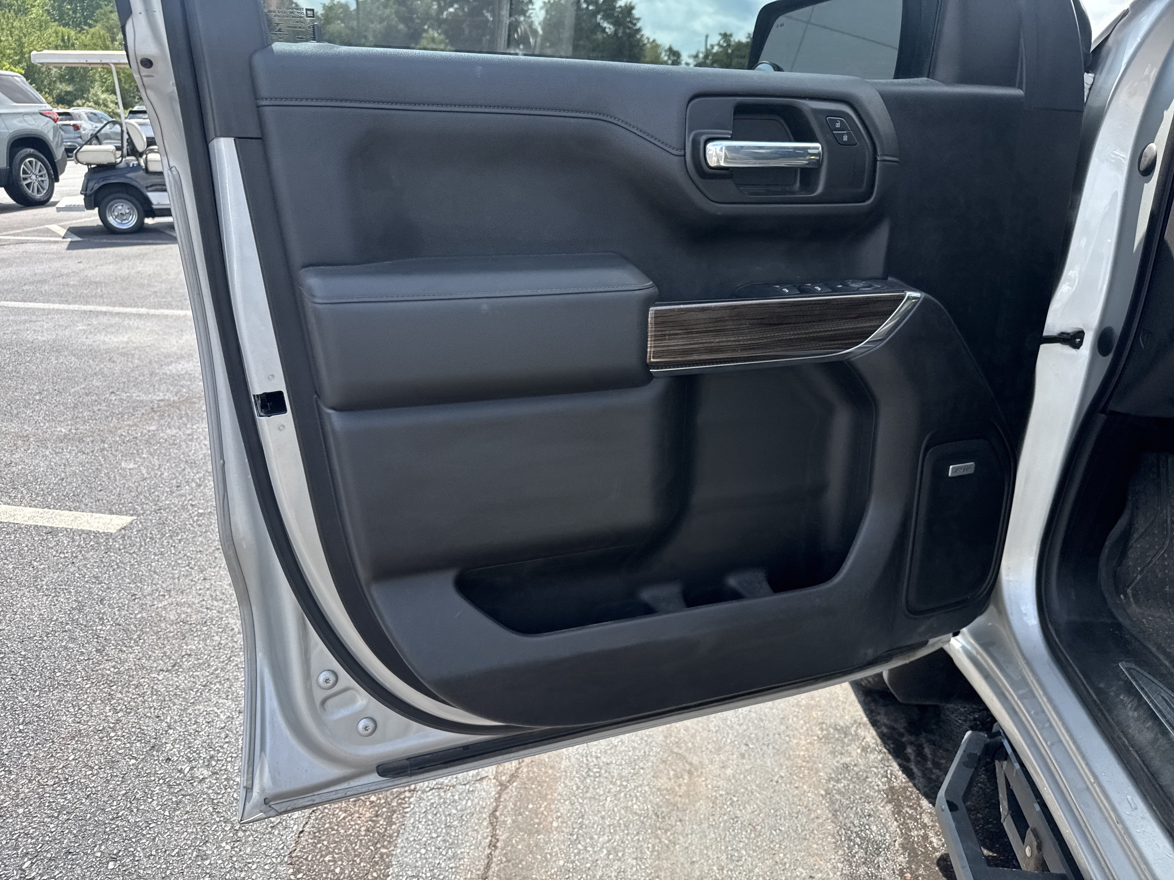 Used 2021 Chevrolet Silverado 1500 LT Trail Boss w/ Convenience Package II AWD/4WD image 15
