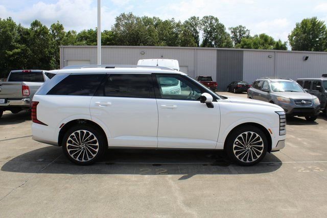 Used 2026 Hyundai Palisade Calligraphy image 3