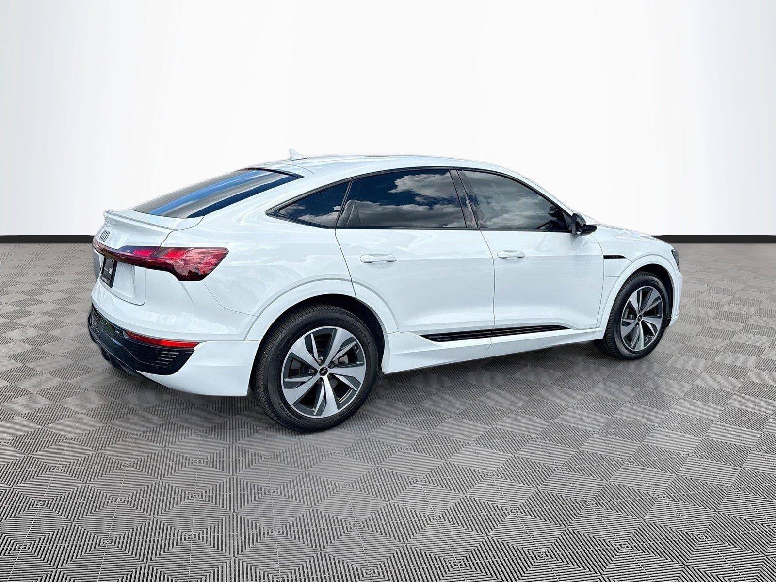 Certified 2024 Audi Q8 e-tron Premium AWD/4WD image 6